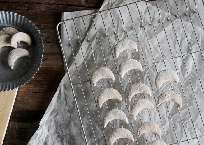 vanilla kipferl crescents