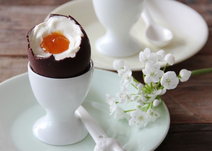 lindt chocolate eggs with cheese cake filling